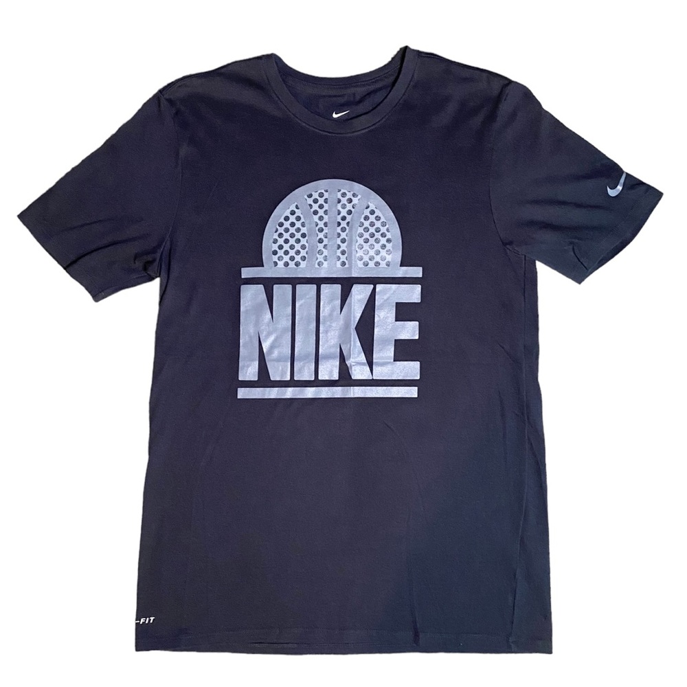 Nike Basketball T-Shirt, Size Medium